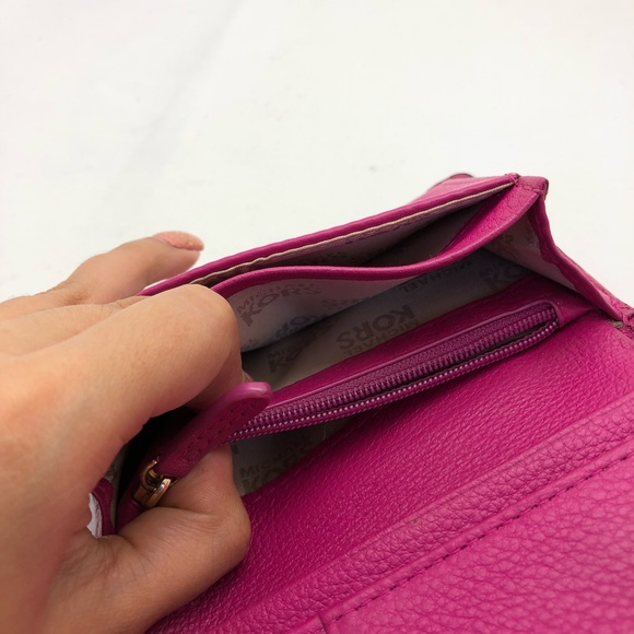 MICHAEL KORS fuchsia leather wallet - Picture 7 of 8